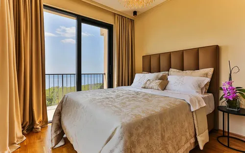 4 Bedrooms Townhouse in Reževici