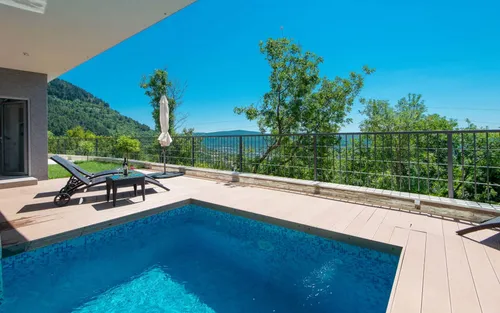 3 Bedrooms Villa in Kavac