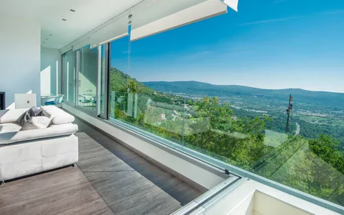 3 Bedrooms Villa in Kavac