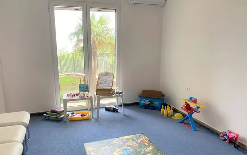 8 Bedrooms Villa in Reževici