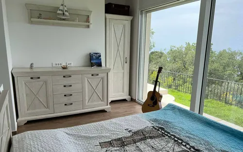 8 Bedrooms Villa in Reževici