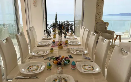 8 Bedrooms Villa in Reževici