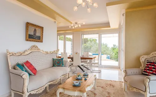 8 Bedrooms Villa in Reževici