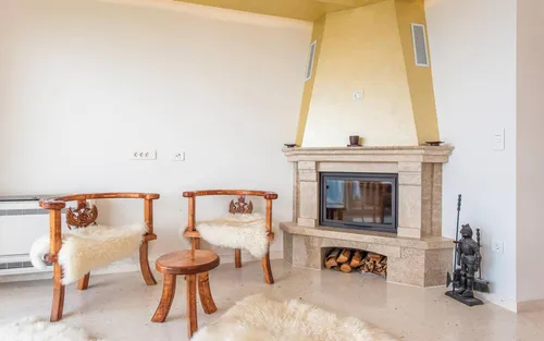 8 Bedrooms Villa in Reževici