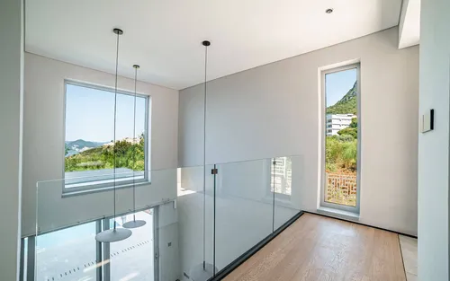 4 Bedrooms Villas in Budva