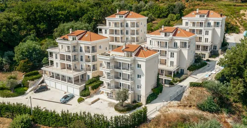 Four-bedroom apartments with a magnificent sea view in Portofino Village