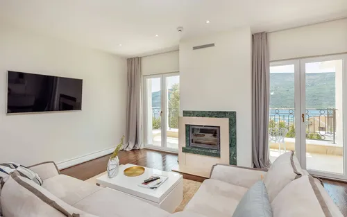 4 Bedrooms Apartment in Herceg Novi