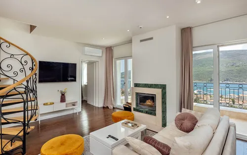 4 Bedrooms Apartment in Herceg Novi