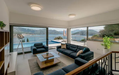 4 Bedrooms Villa in Herceg Novi