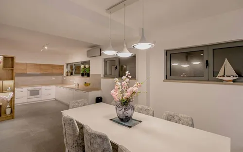 4 Bedrooms Villa in Herceg Novi