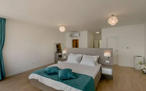 4 Bedrooms Villa in Herceg Novi