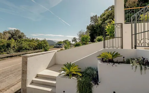 4 Bedrooms Villa in Herceg Novi