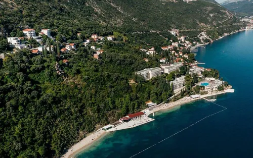 4 Bedrooms Villa in Herceg Novi