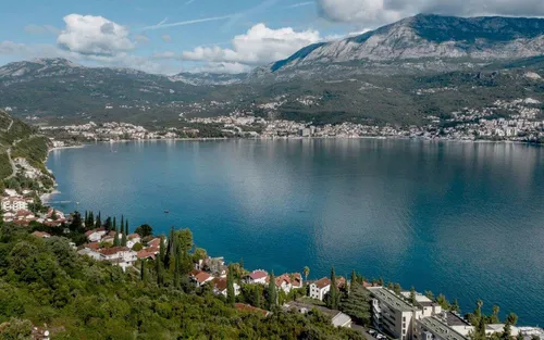 4 Bedrooms Villa in Herceg Novi