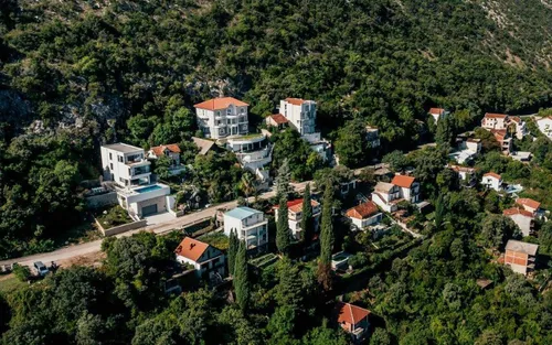 4 Bedrooms Villa in Herceg Novi