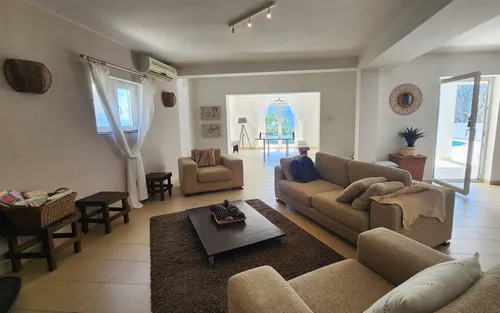 3 Bedrooms House in Djenovici