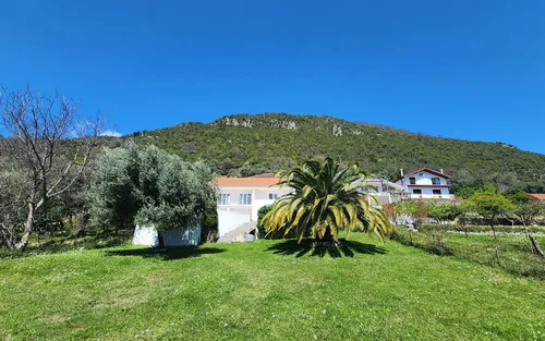 3 Bedrooms House in Djenovici