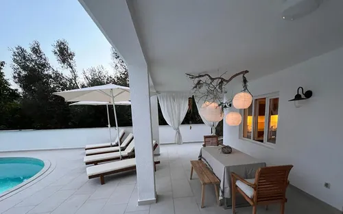 3 Bedrooms House in Djenovici