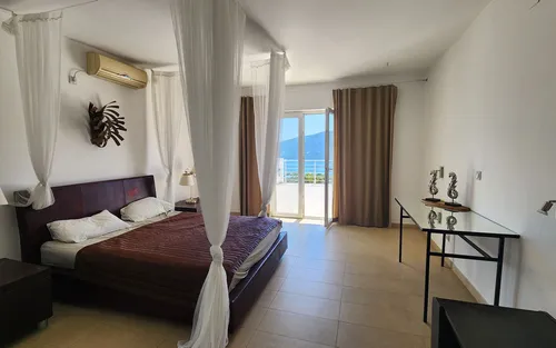 3 Bedrooms House in Djenovici