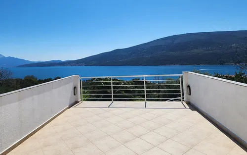 3 Bedrooms House in Djenovici