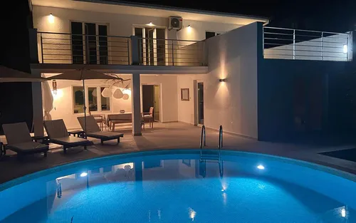 3 Bedrooms House in Djenovici