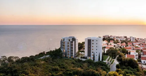 Modern One-Bedroom Apartments with Spectacular Sea Views in Bellevue Residence