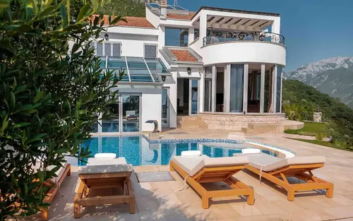 17 Bedrooms Villa in Bar