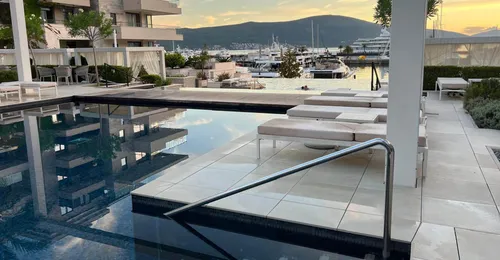 Luxury 3-Bedroom Apartment with Spectacular Views