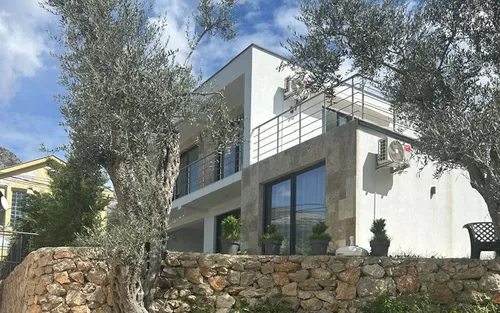 2 Bedrooms House in Bar