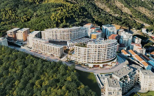 4 Bedrooms Duplex in Becici