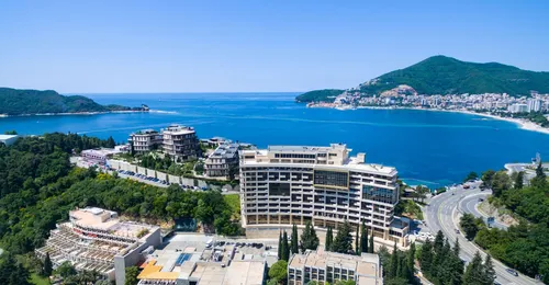 Three-Bedroom Apartments with a magnificent Sea-View