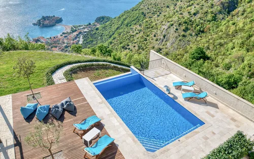 4 Bedrooms Villa in Blizikuce