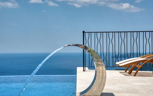 4 Bedrooms Villa in Becici