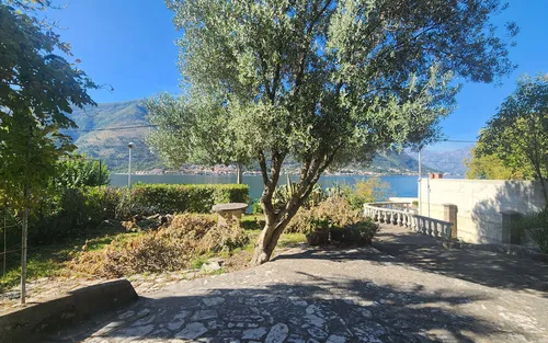 4 Bedrooms House in Dobrota