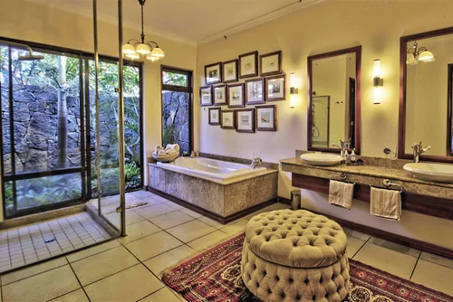 6 Bedrooms Villa in House-Villa (IRS project)