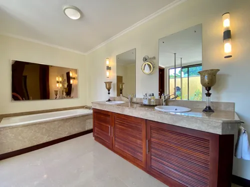 4 Bedrooms Villa in House-Villa (IRS project)