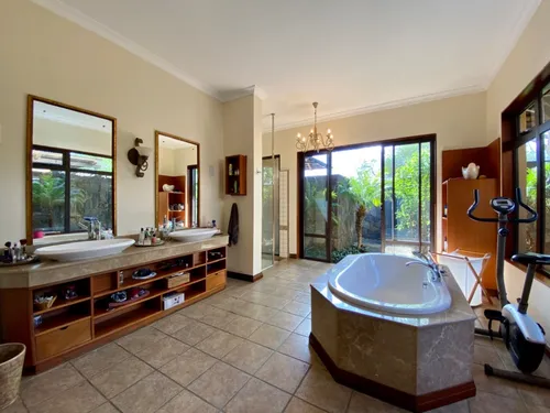 4 Bedrooms Villa in House-Villa (IRS project)