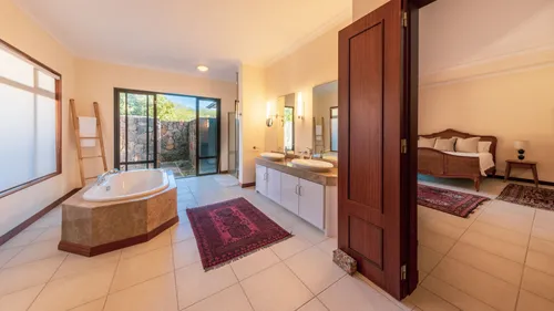 5 Bedrooms Villa in House-Villa (IRS project)