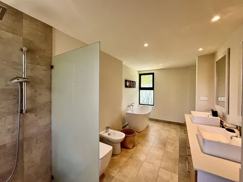 3 Bedrooms Villa in House-Villa (IRS project)