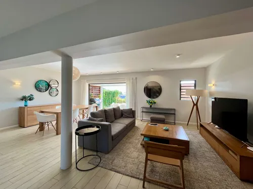 3 Bedrooms Villa in Apt RES Resort