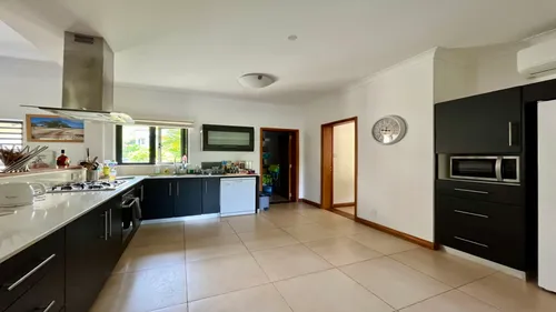 5 Bedrooms Villa in House-Villa (IRS project)