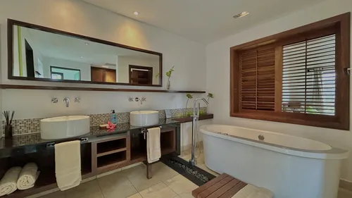 4 Bedrooms Villa in House-Villa (IRS project)