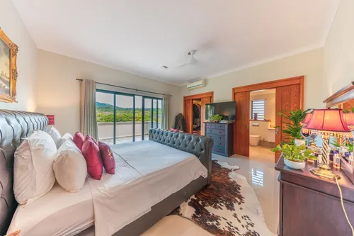 5 Bedrooms Villa in House-Villa (IRS project)