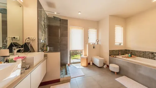 4 Bedrooms Villa in House-Villa (RES Project)