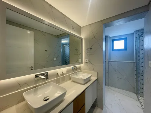 4 Bedrooms Villa in Apt P/house G+2