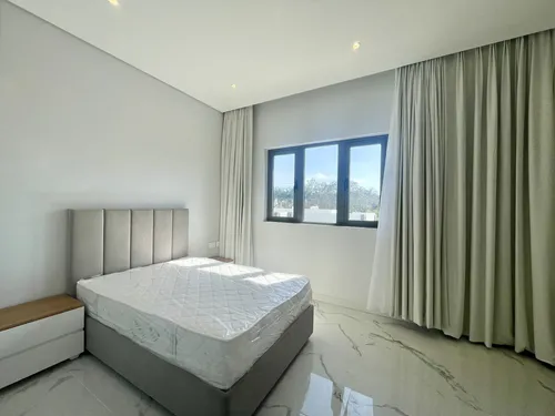 4 Bedrooms Villa in Apt P/house G+2