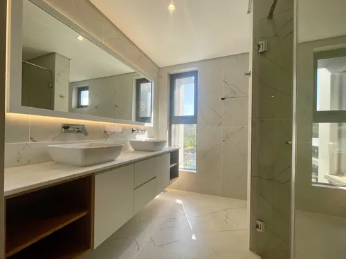 4 Bedrooms Villa in Apt P/house G+2