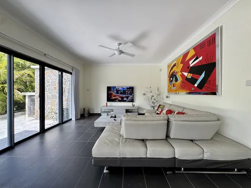 8 Bedrooms Villa in House-Villa (IRS project)