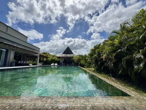 8 Bedrooms Villa in House-Villa (IRS project)