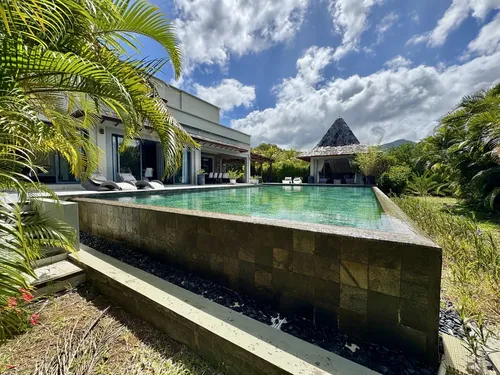 8 Bedrooms Villa in House-Villa (IRS project)